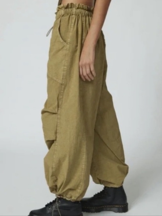 Urban Outfitters Pants - Urban Outfitters UO Sloan Nylon Baggy Balloon Parachute Pants Y2K 80s Khaki  M